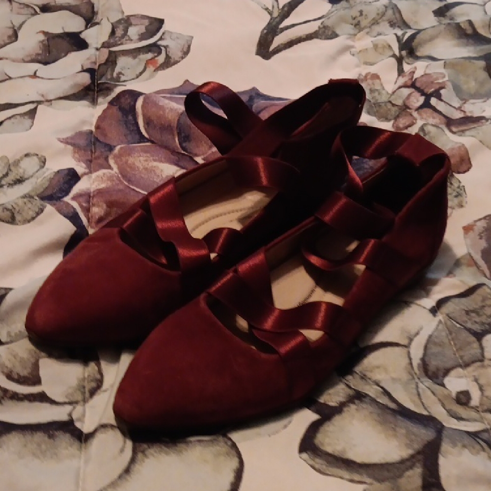 Women's Ballet Flat with Ribbon Tie - Burgundy